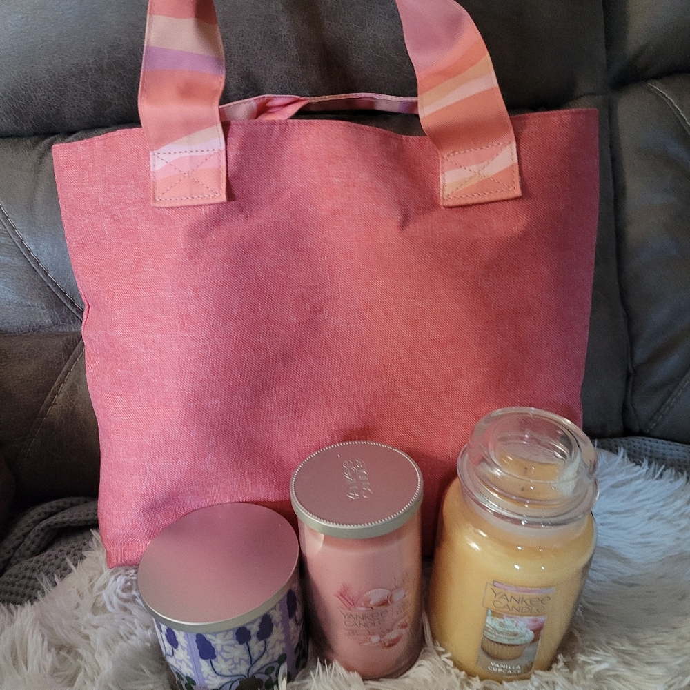 Yankee Candle gift set with totebag.